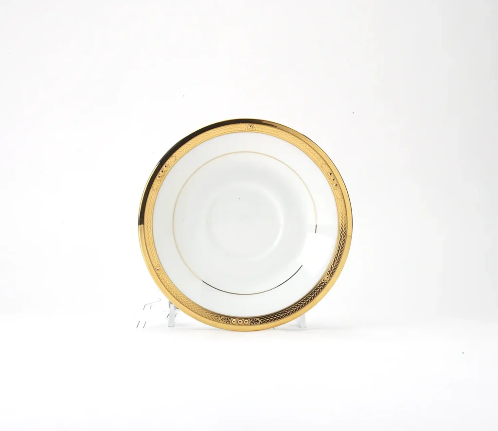 Chatelaine Gold image 3