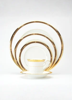 Chatelaine Gold